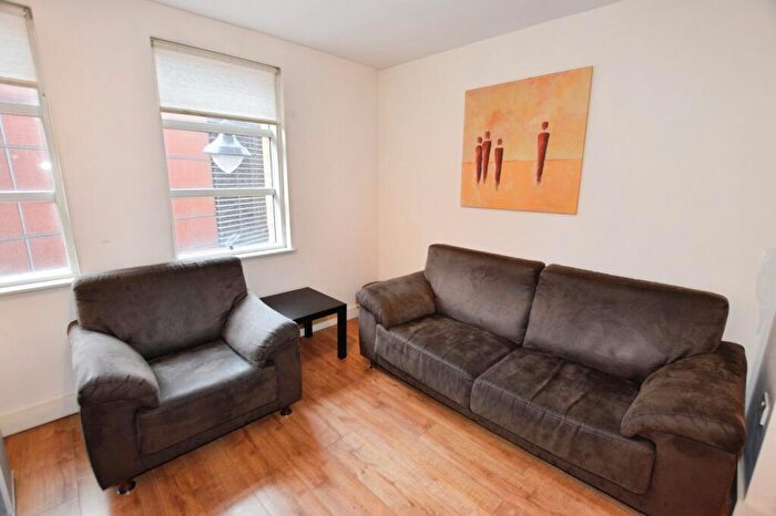 2 Bedroom Flat To Rent In The Quadrangle, Lower Ormond Street, Southern Gateway, Manchester, M1