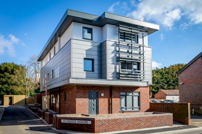 1 Bedroom Flat To Rent In Cantelupe Road, East Grinstead RH19