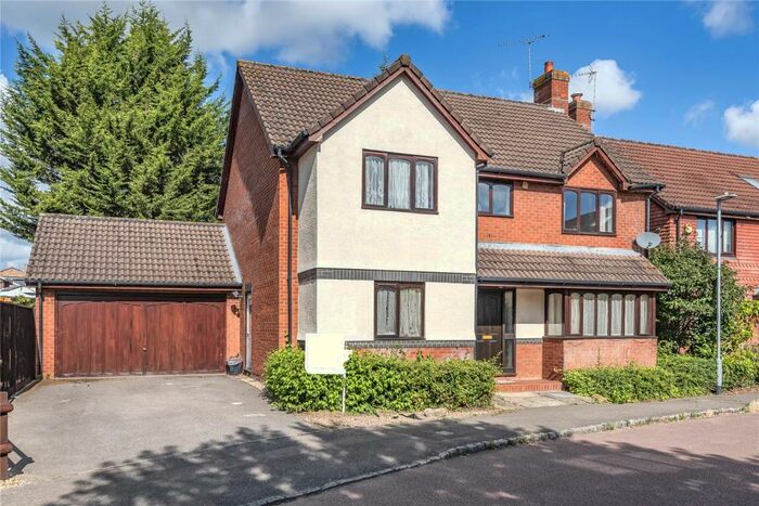 5 Bedroom Detached House To Rent In Woodward Close, Winnersh, Wokingham, Berkshire, RG41
