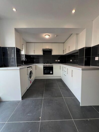 3 Bedroom Terraced House To Rent In Medcalf Road, Enfield, EN3