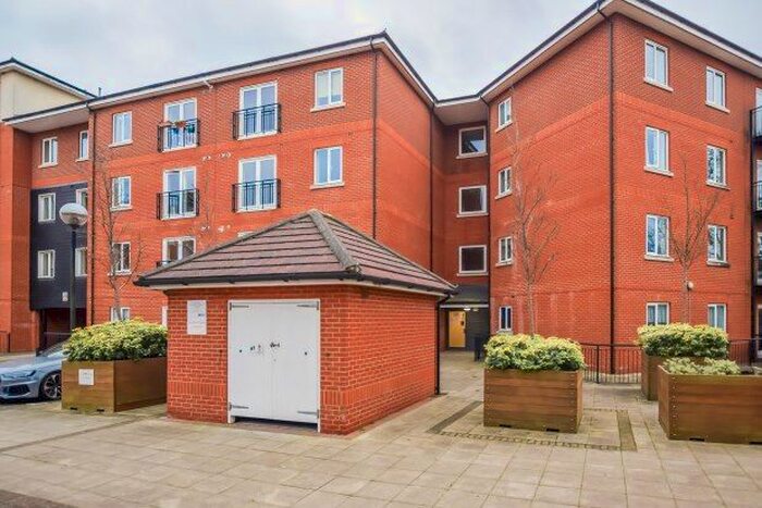 2 Bedroom Flat To Rent In John Dyde Close, Bishop's Stortford, CM23
