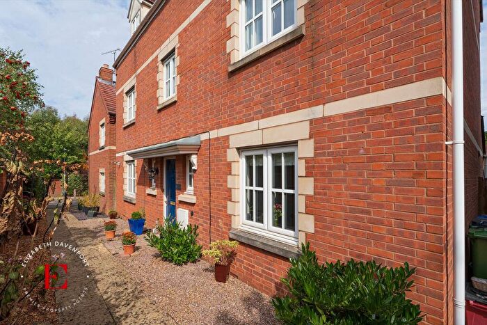 5 Bedroom Detached House For Sale In Fennyland Lane, Kenilworth, CV8