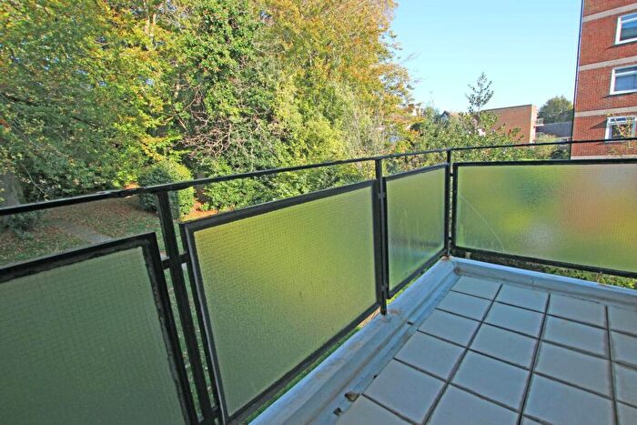 1 Bedroom Flat For Sale In Elmwood, Arundel Road, BN21