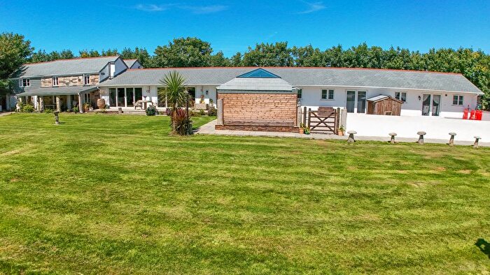 5 Bedroom Barn Conversion For Sale In Retire, Bodmin, PL30