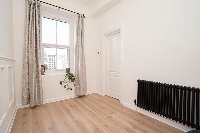 2 Bedroom Flat For Sale In Warrior Square, St. Leonards-On-Sea, TN37