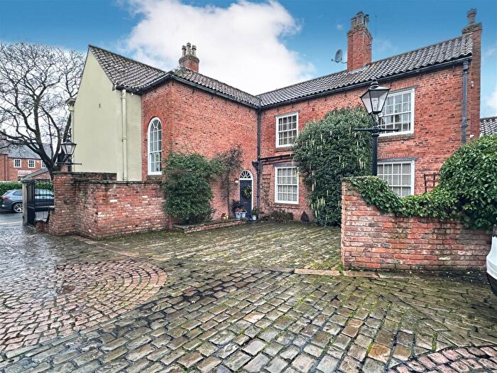 3 Bedroom Town House To Rent In Grove House, Wharf Street, Bawtry, DN10