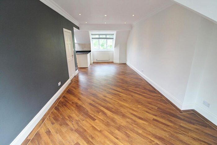 2 Bedroom Flat For Sale In Cornwall Road, Harrogate, HG1