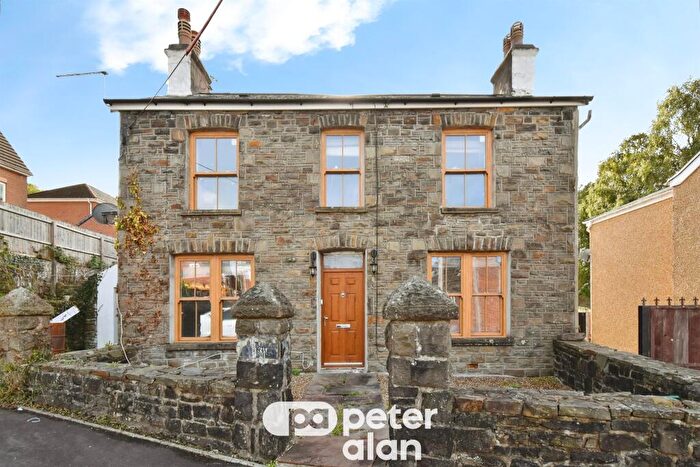 4 Bedroom Detached House For Sale In Rose Row, Cwmbach, Aberdare, CF44