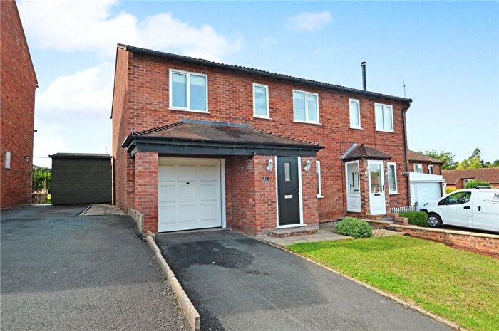 3 Bedroom Semi-Detached House For Sale In Hook Farm Road, Bridgnorth, WV16