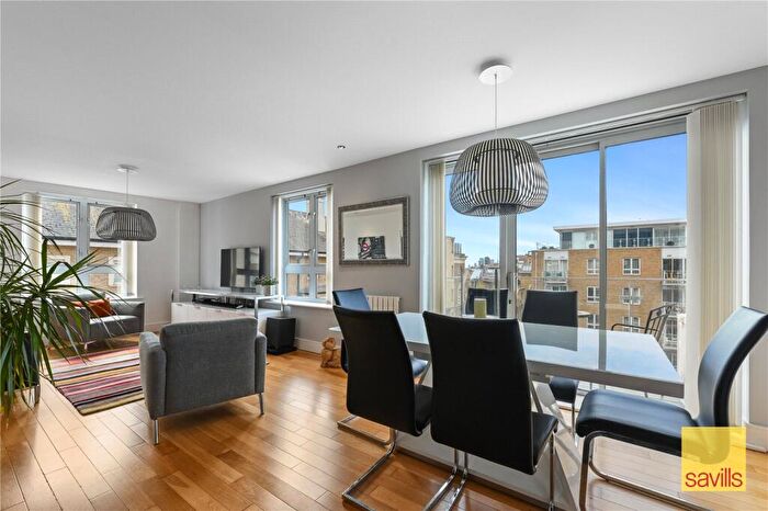 2 Bedroom Apartment For Sale In Narrow Street, Limehouse, London, E14