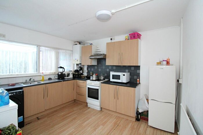 3 Bedroom Maisonette To Rent In Bedwell Crescent, Stevenage, SG1