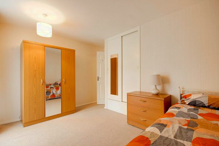 2 Bedroom Flat To Rent In Gordon Road, London, N3