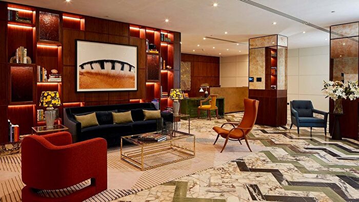 5 Bedroom Flat To Rent In Ashburn Place, Kensington, London, SW7