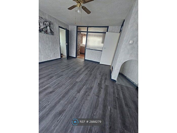 2 Bedroom Maisonette To Rent In Forest Road, Colchester, CO4