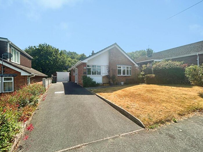 2 Bedroom Detached Bungalow For Sale In Deepdale Close, Burton-On-Trent, DE15