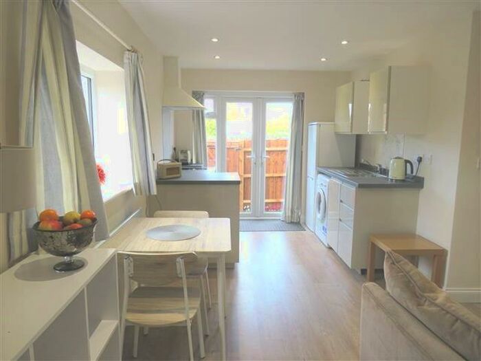 1 Bedroom Flat To Rent In Aylesbury Road, Wendover, HP22