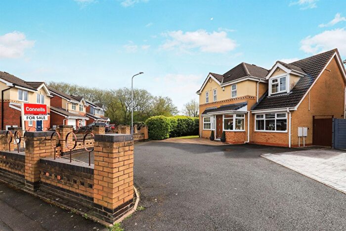4 Bedroom Detached House For Sale In Constantine Way, Bilston, WV14