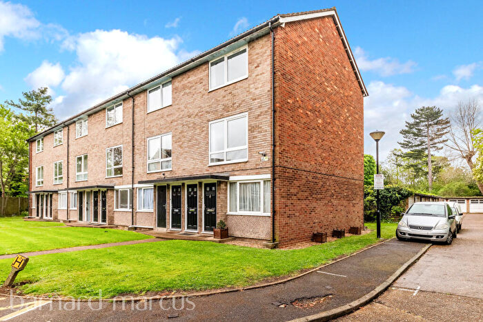 2 Bedroom Flat To Rent In Park Road, New Malden, KT3