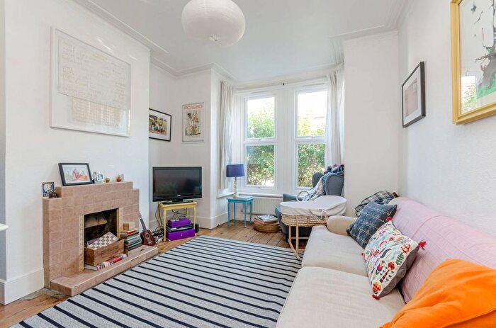 2 Bedroom Flat To Rent In Fawe Park Road, Putney, London, SW15