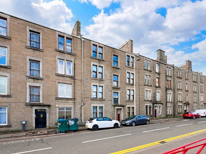 1 Bedroom Flat To Rent In Strathmore Avenue, Coldside, Dundee, DD3