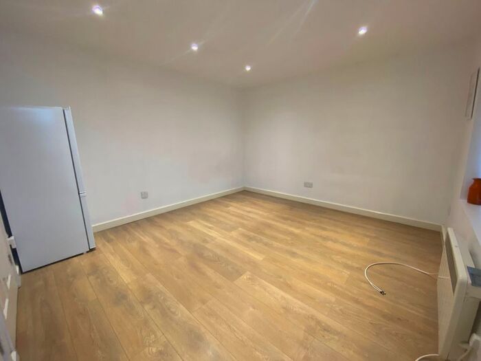 Studio To Rent In Brookehowse Road, London, SE6