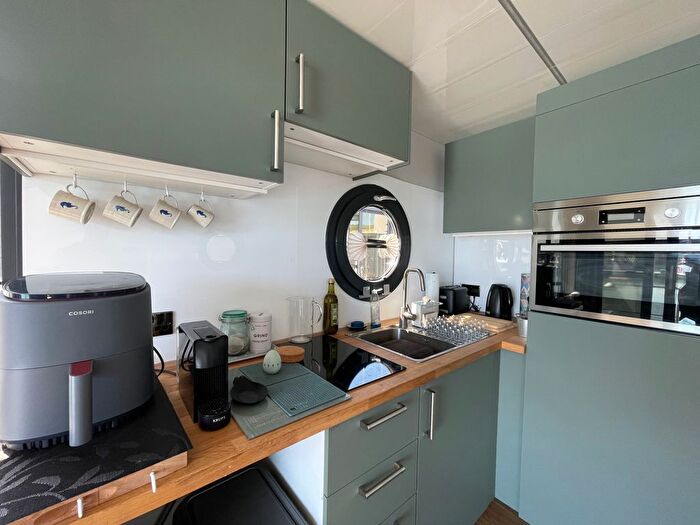 1 Bedroom Flat For Sale In Brighton Marina, Brighton, BN2