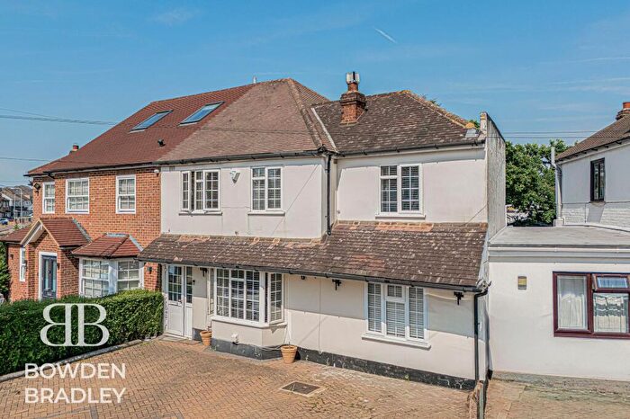 5 Bedroom Semi-Detached House For Sale In Chalgrove Crescent, Clayhall, IG5