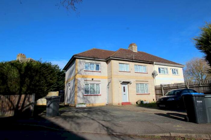 Apartment To Rent In Ashwood Road, Englefield Green, Egham, Surrey, TW20