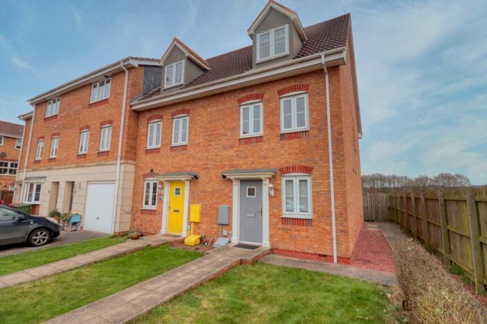 4 Bedroom Terraced House To Rent In Lapwing Way, Scunthorpe, DN16