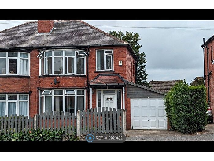 3 Bedroom Semi-Detached House To Rent In Oakwood Lane, Leeds, LS8