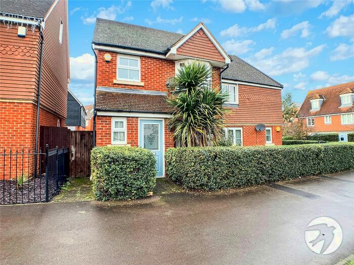 3 Bedroom Semi-Detached House To Rent In Rose Walk, Sittingbourne ME10