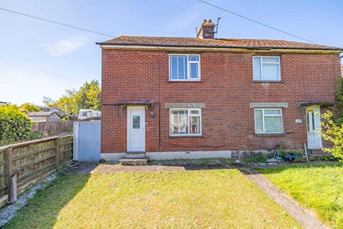 3 Bedroom Semi-Detached House For Sale In Shalmsford Street, Chartham, Canterbury, Kent, CT4