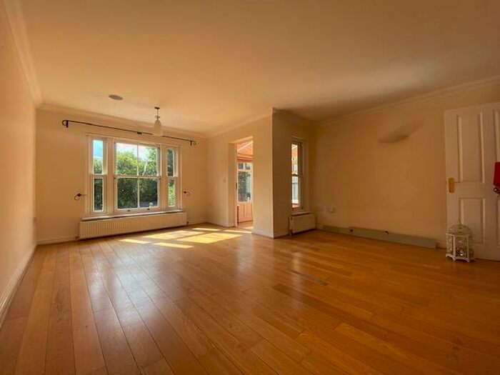 4 Bedroom Property To Rent In Saffron Walden, Essex, CB11