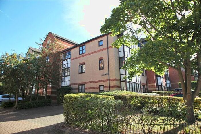 2 Bedroom Flat To Rent In Maltings Place, Reading, Berkshire, RG1