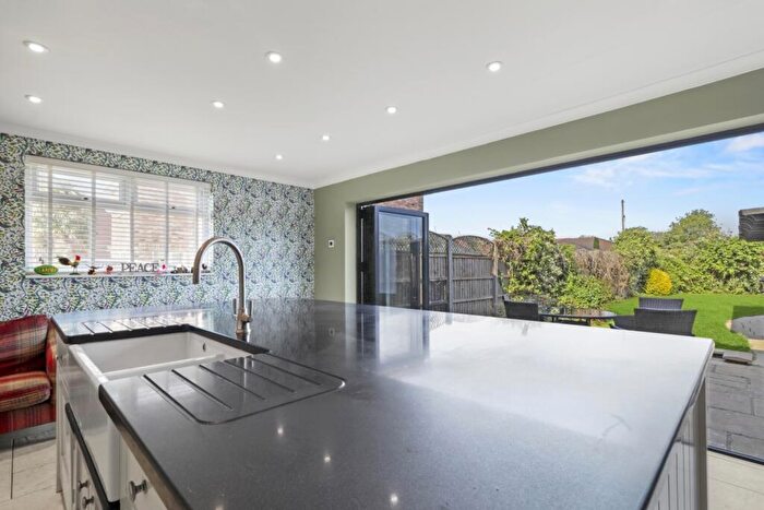 4 Bedroom Detached House For Sale In Thrapston Road, Finedon, Wellingborough, NN9