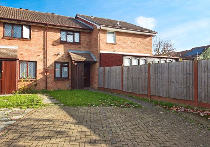 2 Bedroom Detached House For Sale In Crystal Way, Dagenham, RM8