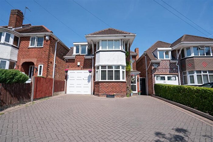 3 Bedroom Detached House For Sale In Vibart Road, Birmingham, B26