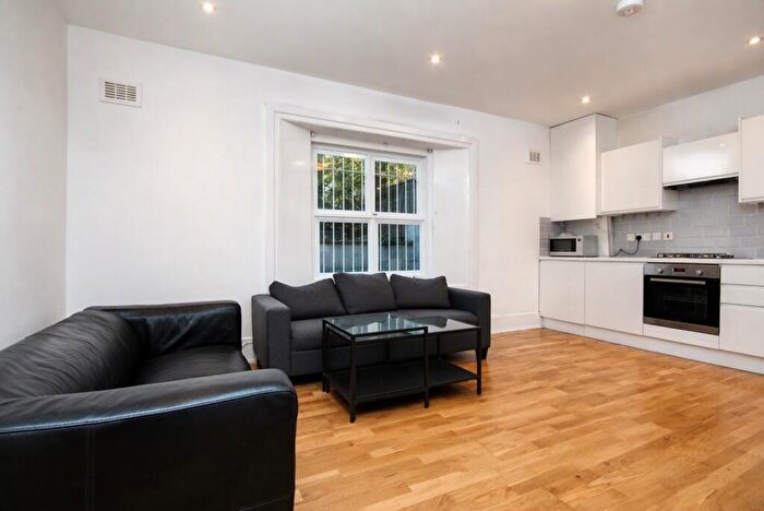 4 Bedroom Flat To Rent In Hillmarton Road, Islington, N7