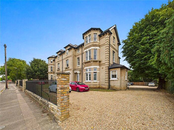 2 Bedroom Apartment For Sale In Victoria Road, Colchester, Essex, CO3