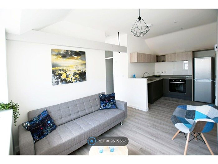 2 Bedroom Flat To Rent In Vivian Road, Wellingborough, NN8