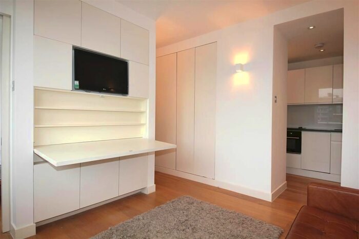 1 Bedroom Flat To Rent In Kersfield Road, London SW15