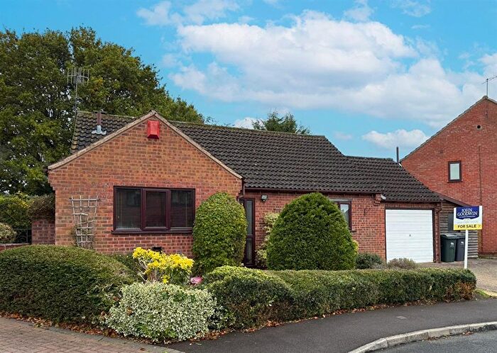 2 Bedroom Bungalow For Sale In Upton Gardens, Upton Upon Severn, Worcestershire, WR8