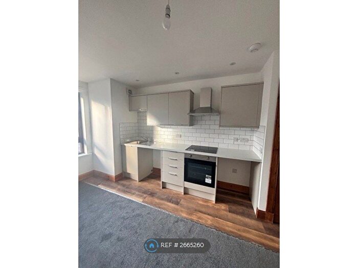 2 Bedroom Flat To Rent In Rockwell Place, Dundee, DD3