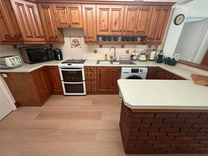 3 Bedroom Detached Bungalow For Sale In Lumbertubs Lane, Boothville, Northampton, NN3