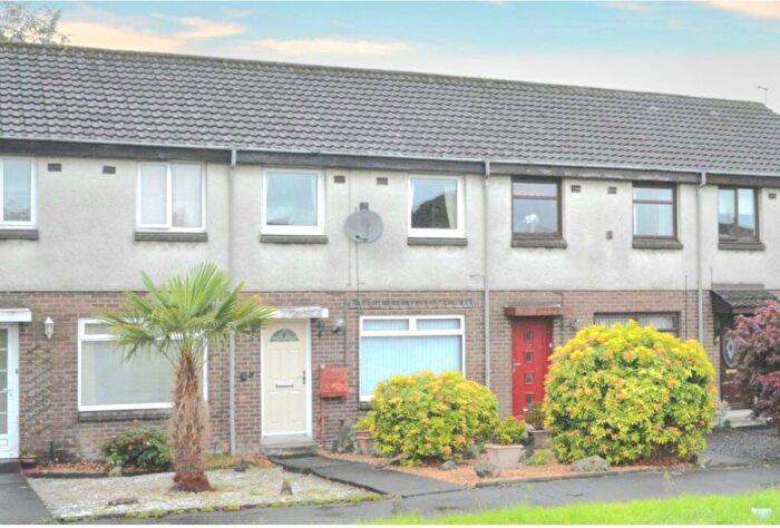 3 Bedroom Terraced House To Rent In Castle Avenue, Carronshore, Falkirk, FK2