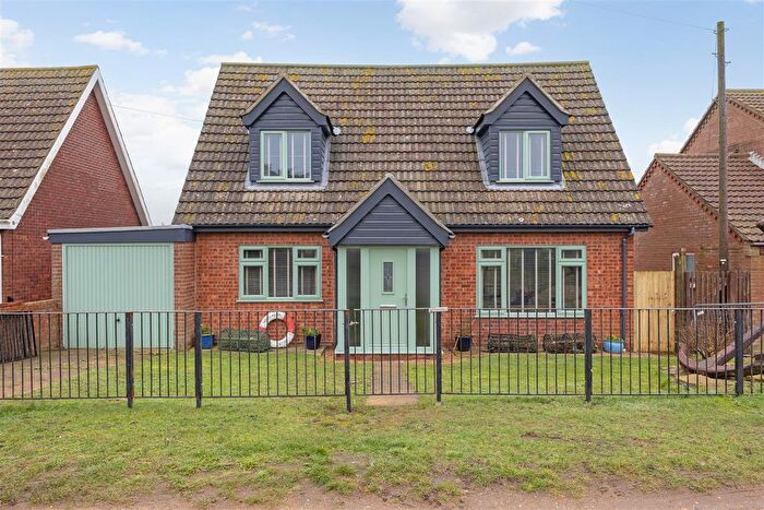 3 Bedroom Detached Bungalow For Sale In Albion Road, Mundesley, NR11