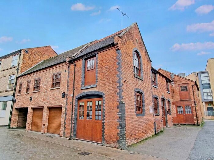 2 Bedroom Flat To Rent In Drury Lane, Rugby, CV21