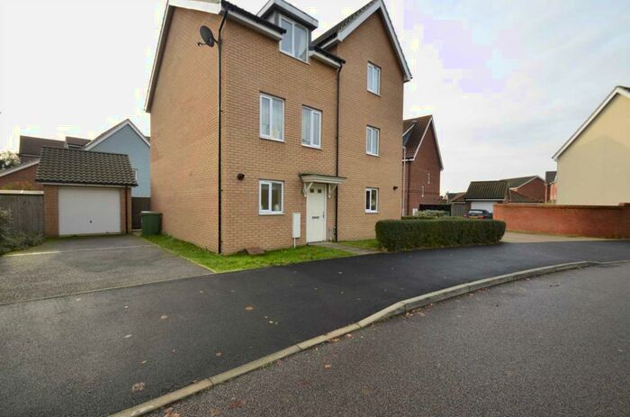 3 Bedroom Town House To Rent In Dragonfly Lane, Norwich, NR4