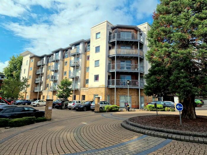 1 Bedroom Flat To Rent In Calloway House, Coombe Way, Farnborough, GU14