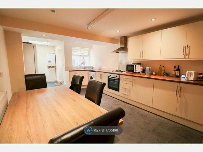 4 Bedroom Terraced House To Rent In Cecilia Road, Leicester, LE2